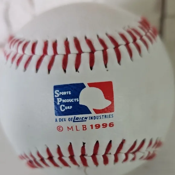 1996 Chicago White Sox Ball. - Picture 2 of 5